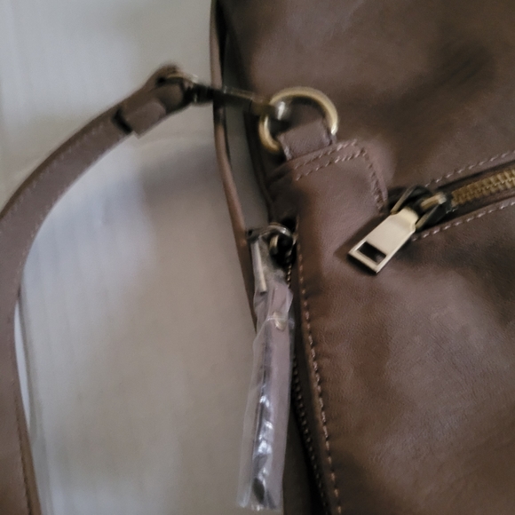 Sasha + Sofi Crossbody Handbag Satchel Adjustable Purse Brass Tan Shoulder Strap - Picture 11 of 14